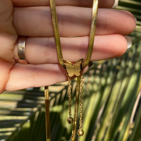 New 18k gold plated butterfly 🦋 necklace - Picture 2 of 4